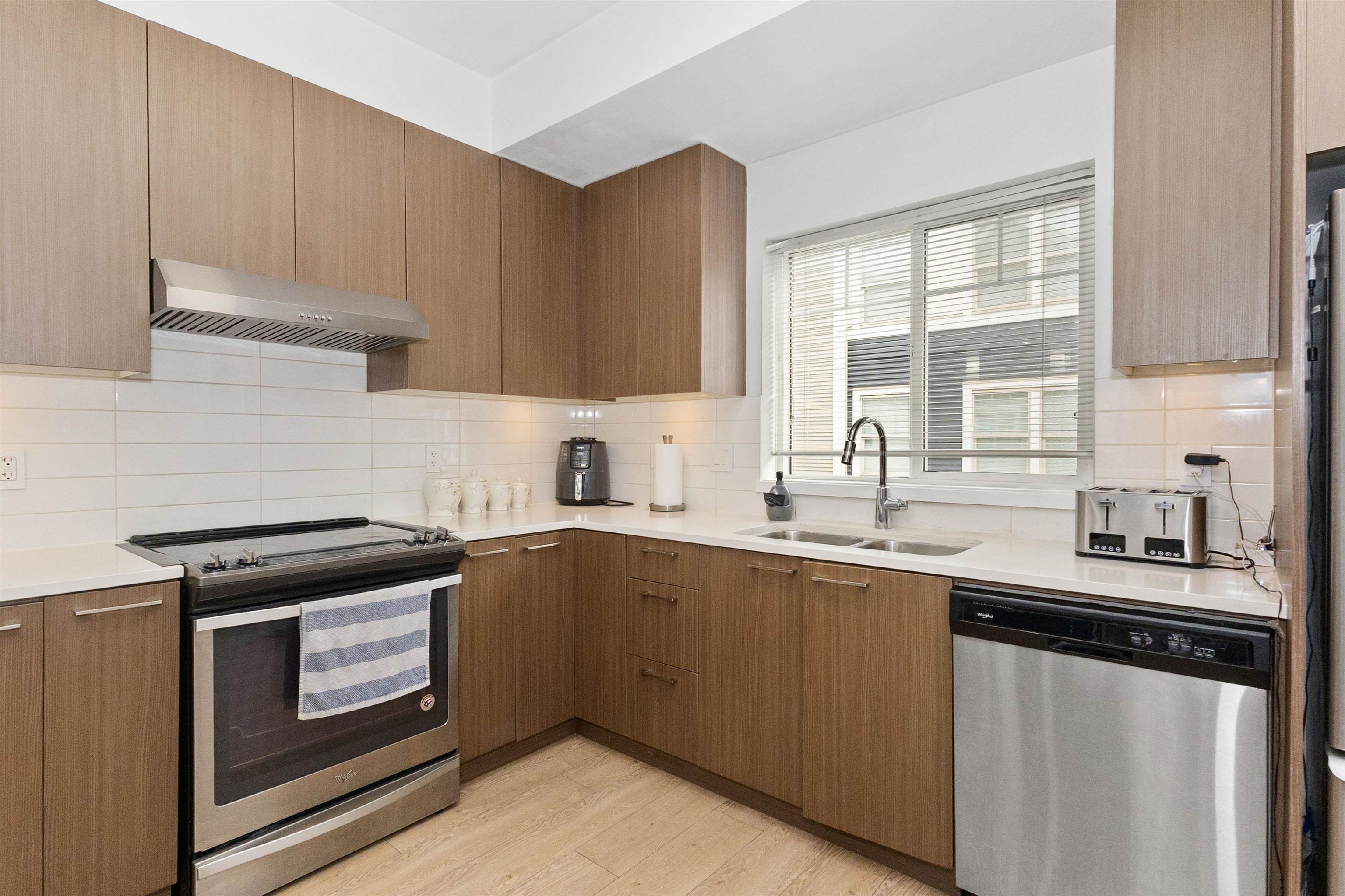 32633 Simon Avenue 89