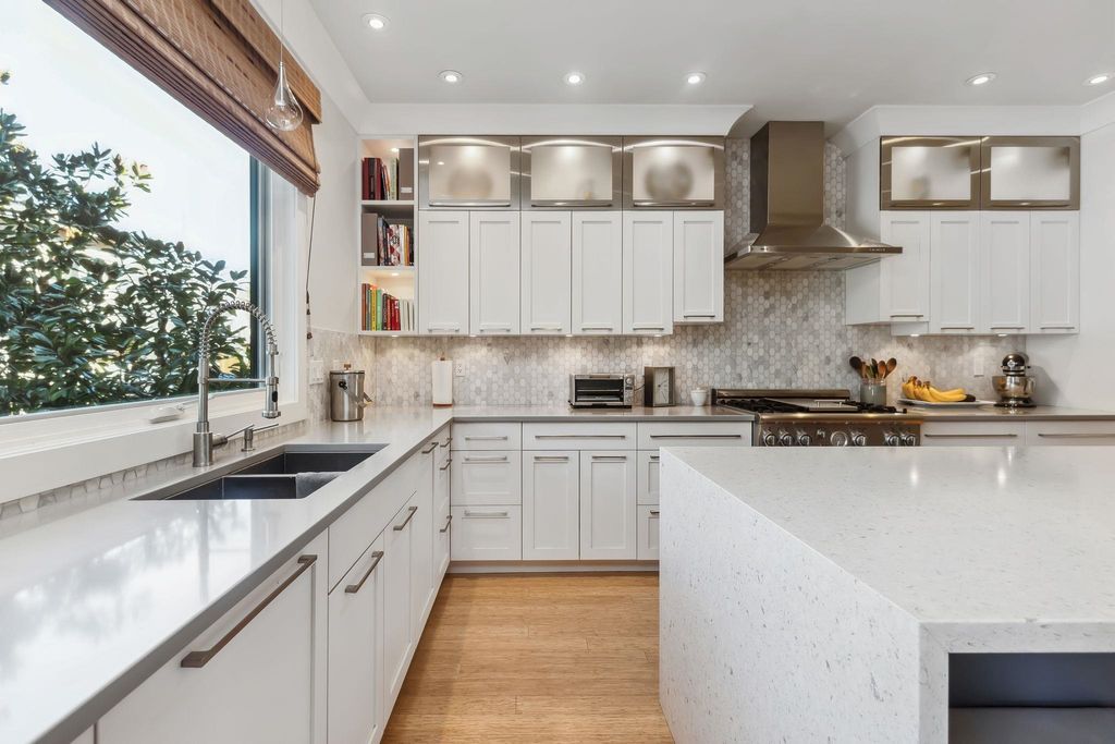 listing image 1106938066278483972
