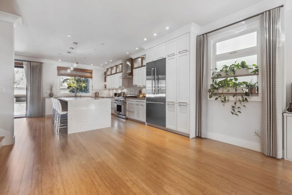listing image 1108849524003600134