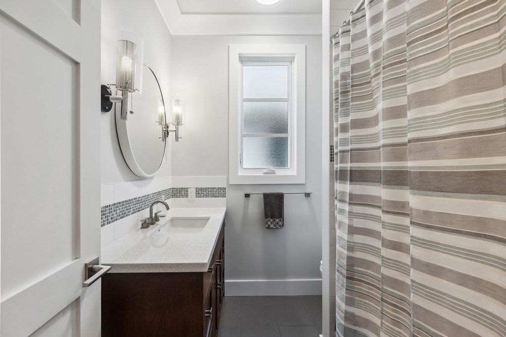 listing image 1102583468915726334