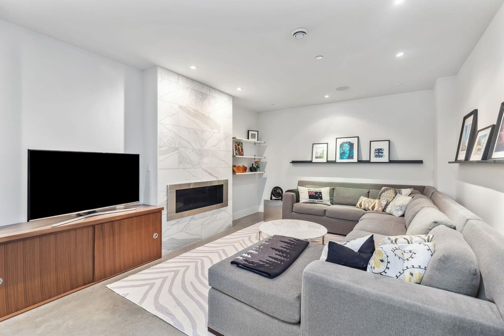 listing image 1108649825361090373