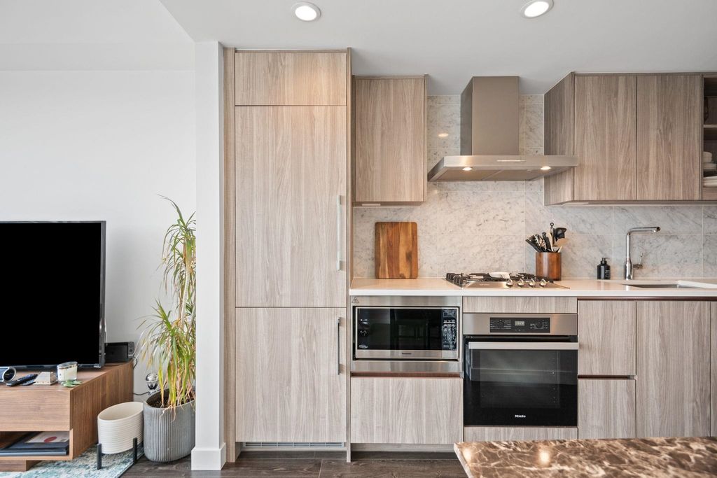 listing image 1107676578500711174