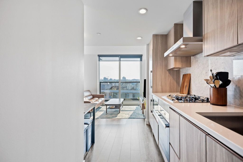 listing image 1102489624140294347