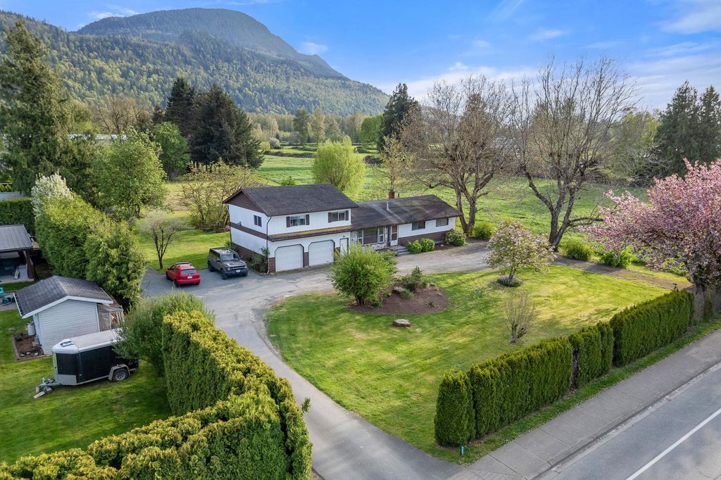 Photo of 44366 Keith Wilson Road, Chilliwack, BC V2R 4B6 (MLS # R3114738)