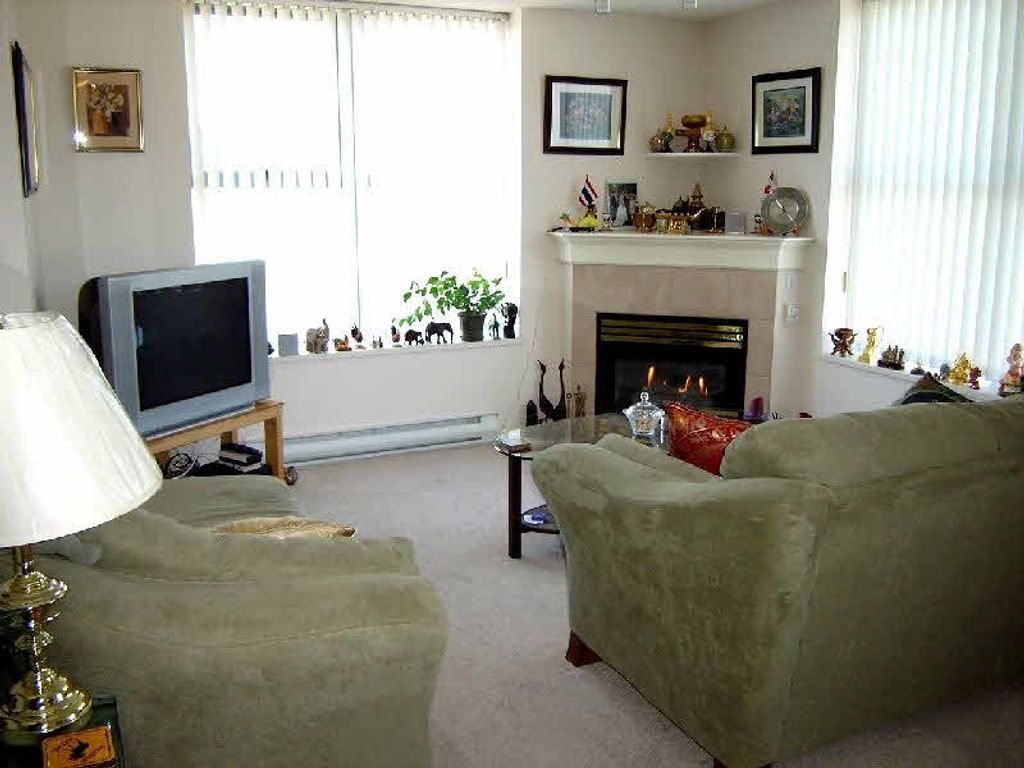 listing image 1106345485611897883