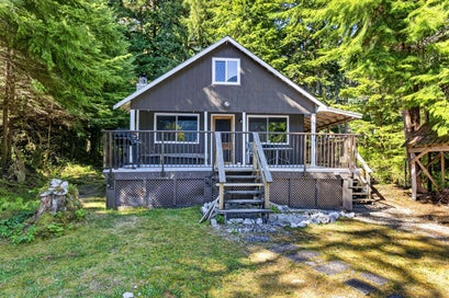 15 Debeck Creek Pitt Meadows BC V3Y 1Z1