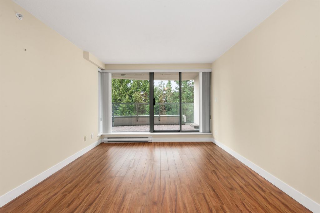 listing image 1105360174083149051