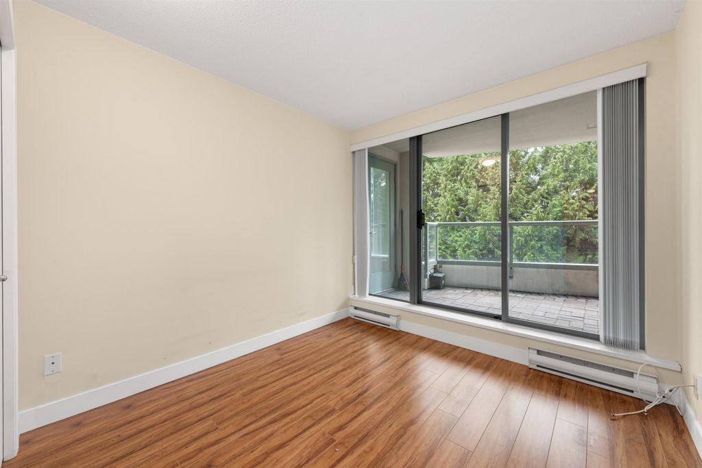 listing image 1104452673086545026