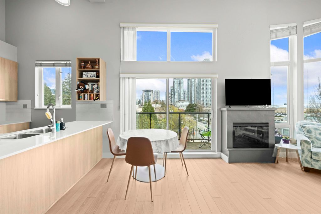 listing image 1101939223230173393