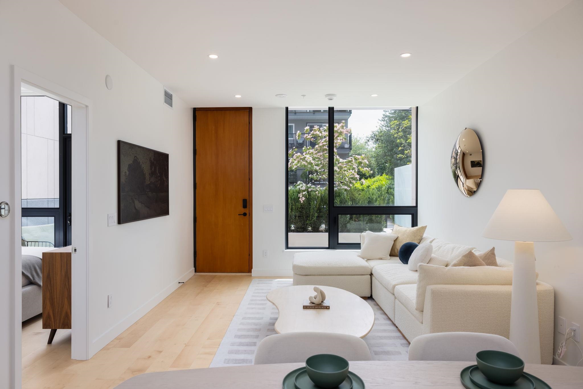 135 E 13th Street TH8