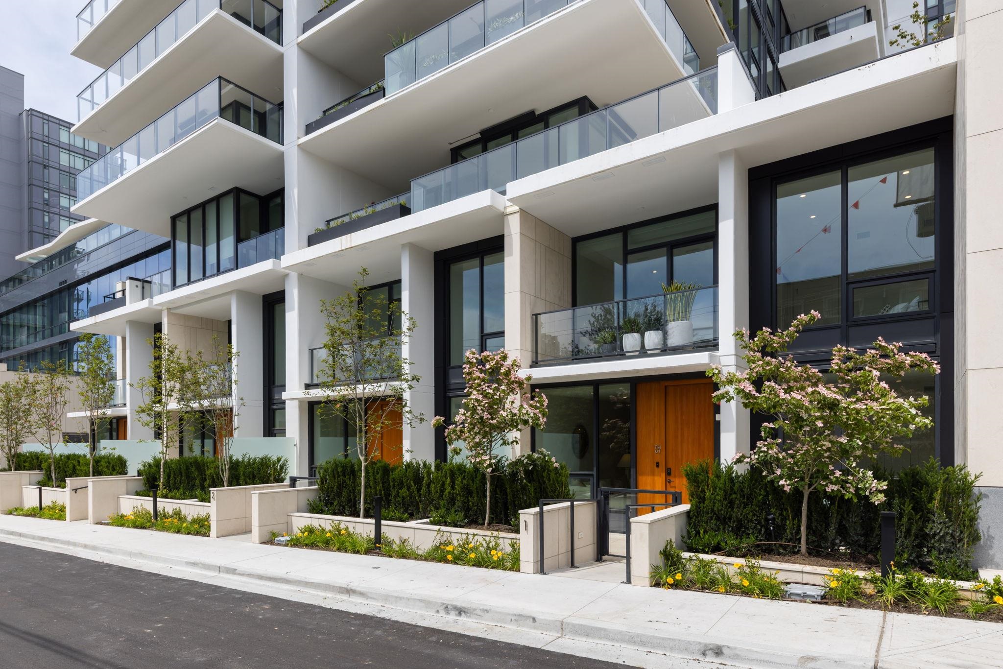 135 E 13th Street TH8