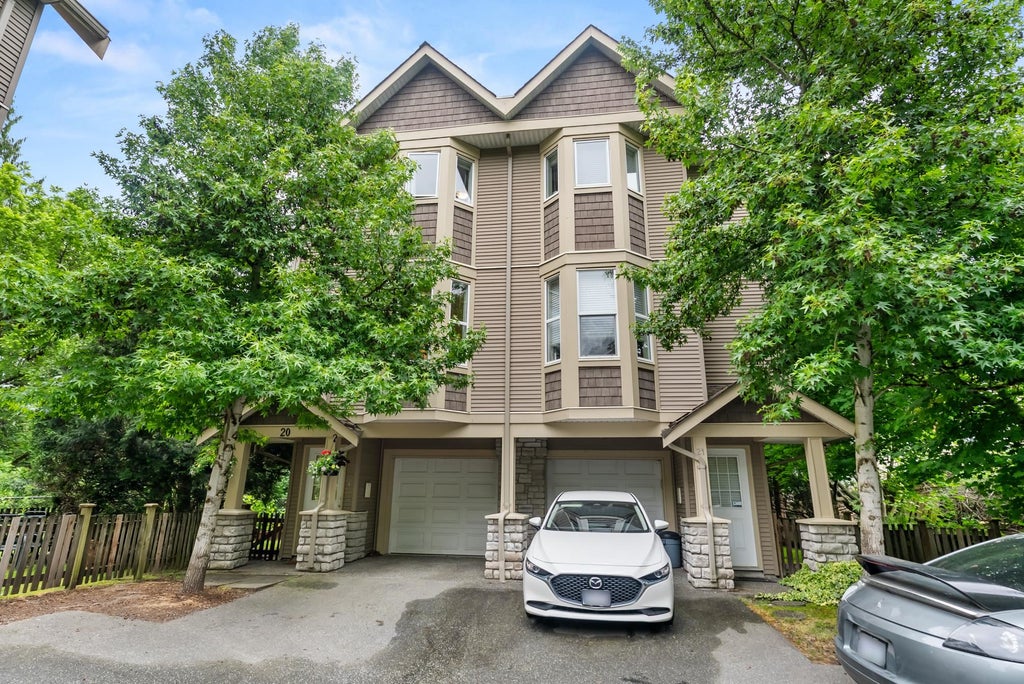 Photo of 33321 George Ferguson Way #20, Abbotsford, BC V2S 2L6 (MLS # R3162751)