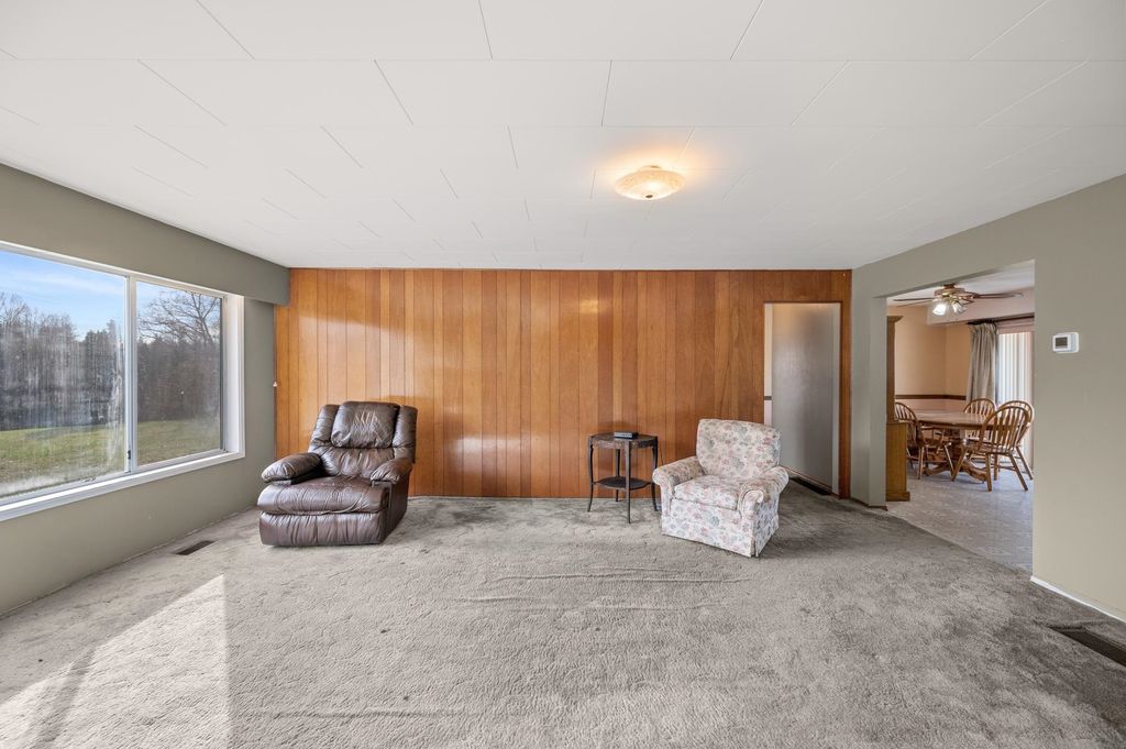 listing image 1108801057715301765