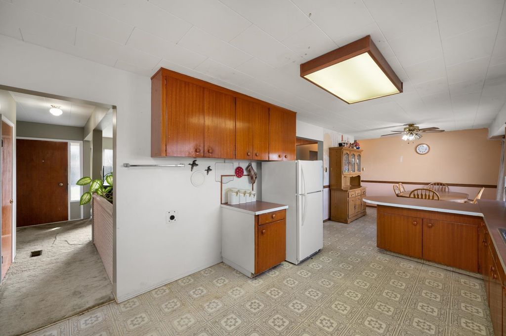 listing image 1104005343082536593