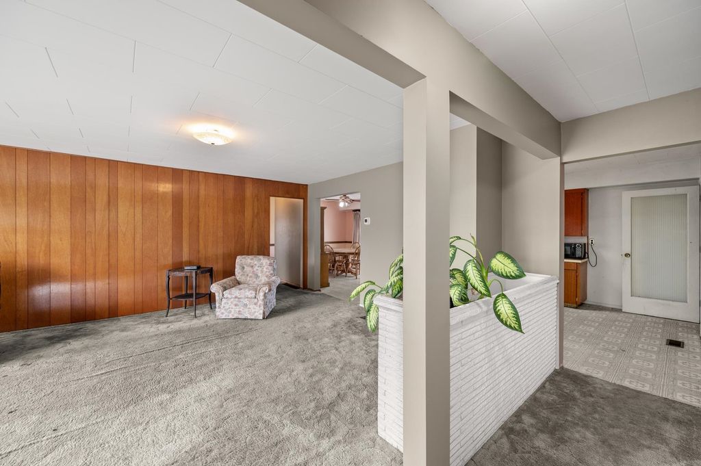 listing image 1109559979720472257