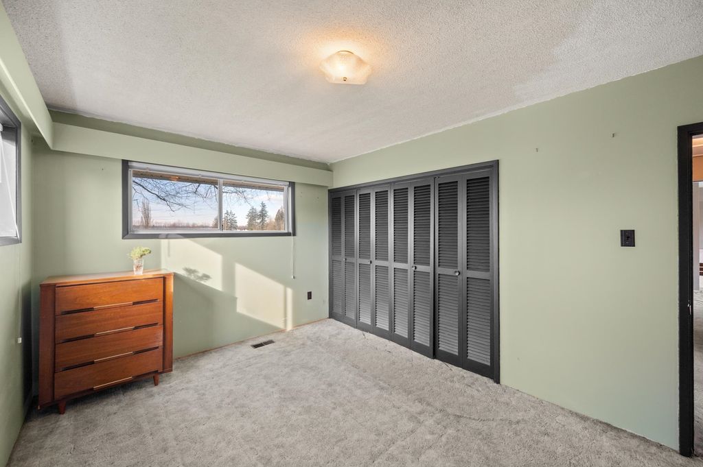 listing image 1105240476325826963