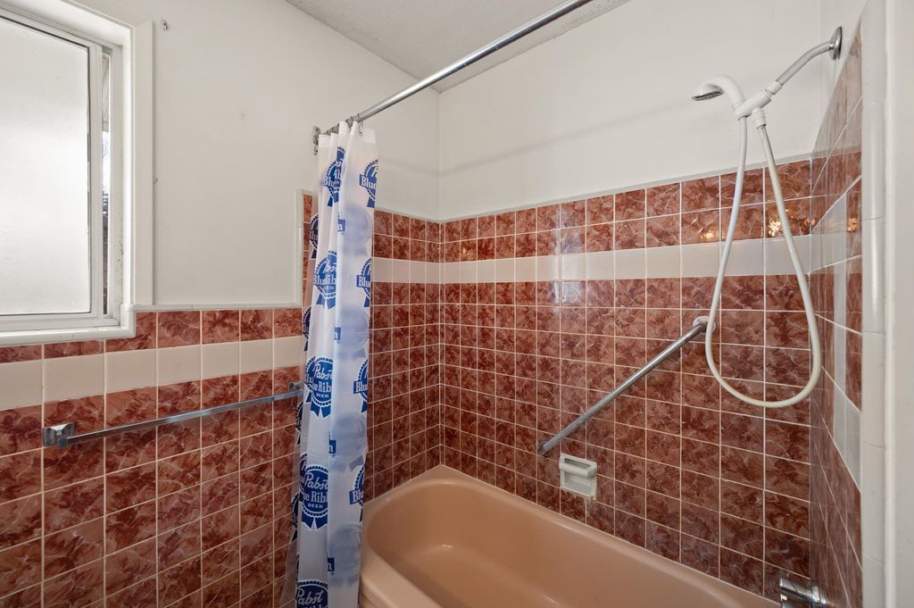 listing image 1101337560849221031