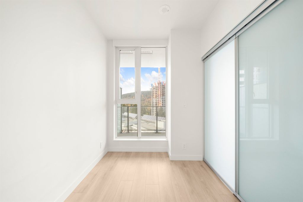 listing image 1109799090173857970