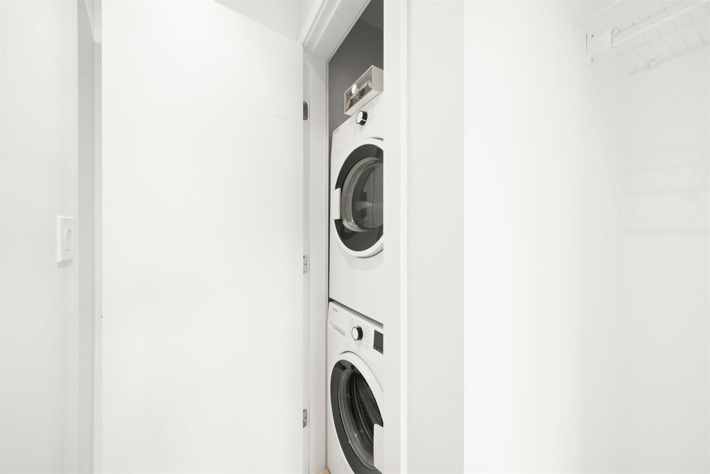 listing image 1101357343455068924