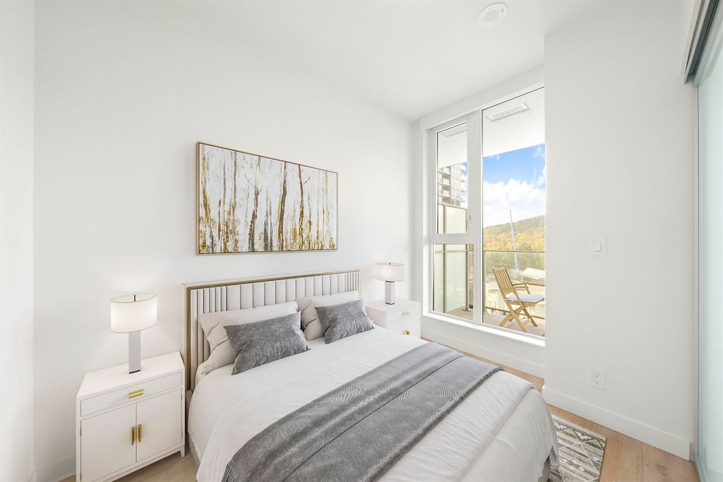 listing image 1109360037777292943