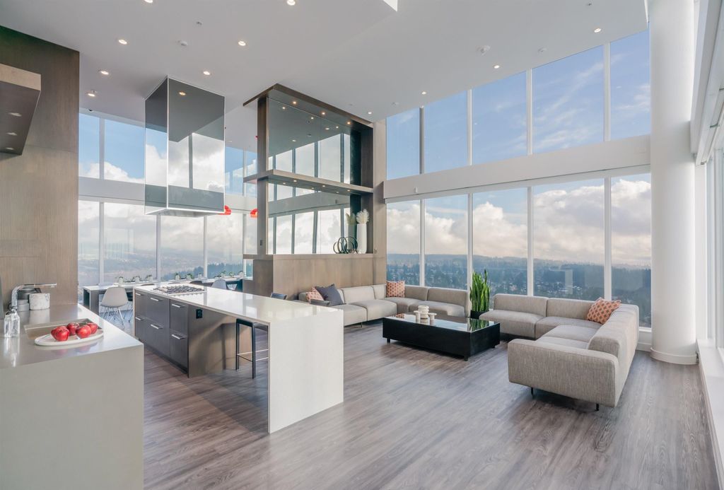 listing image 1104416612469051584