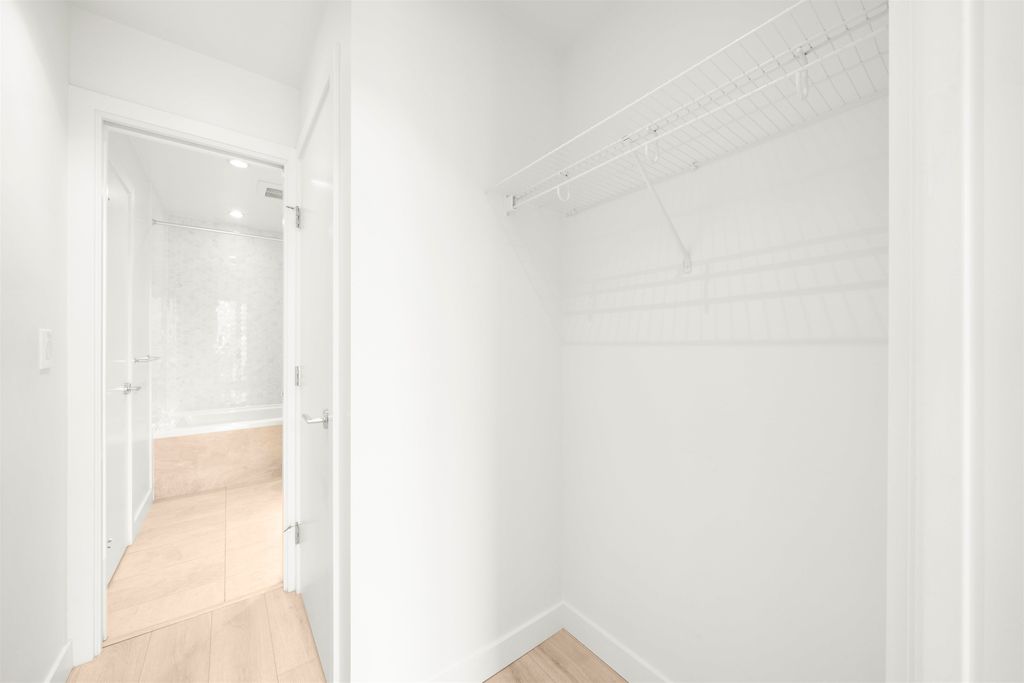 listing image 1108592106712000581