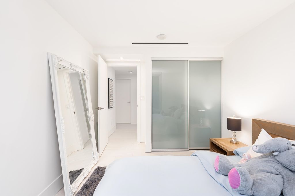 listing image 1100803376676608057