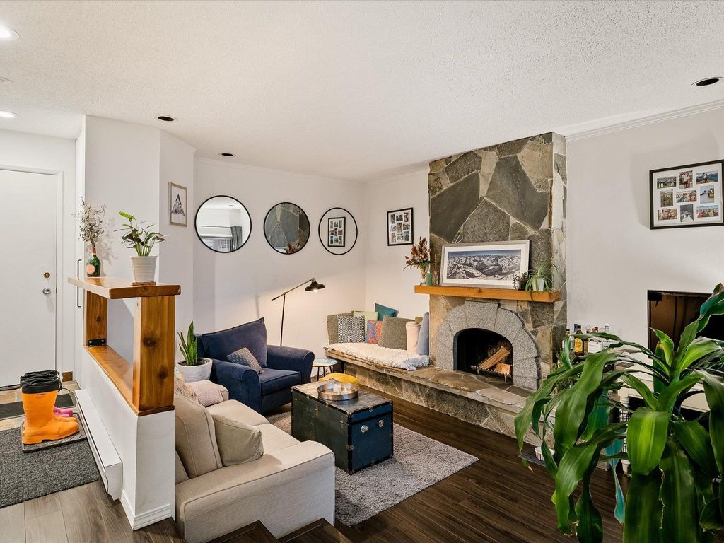 listing image 1104676005387849786