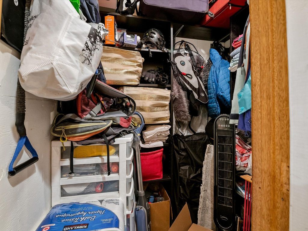 listing image 1105802101844265917