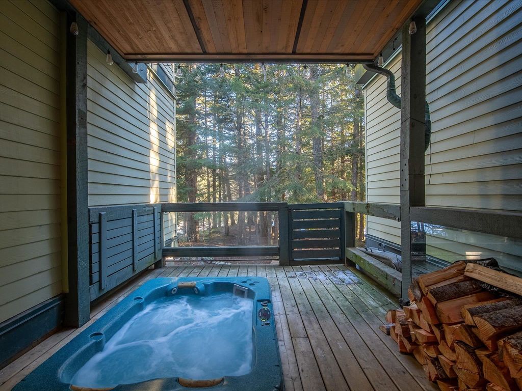 listing image 1104262507530758723