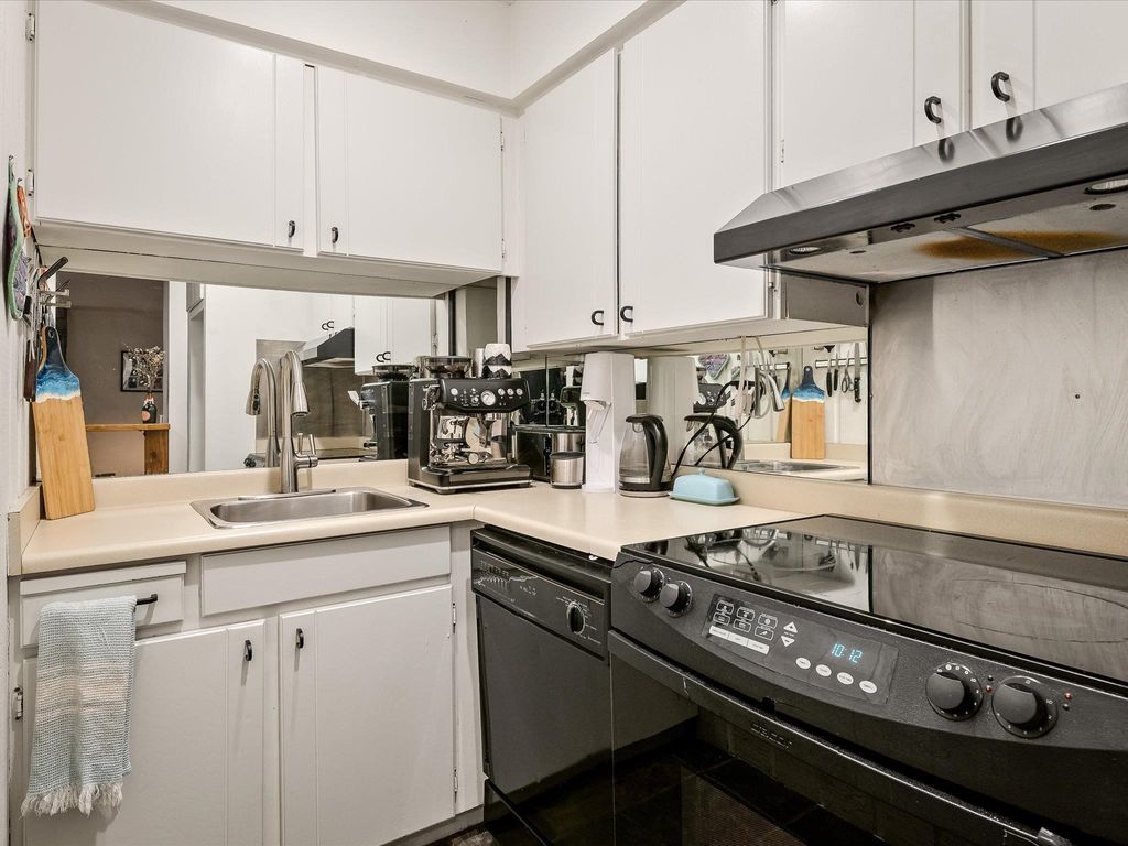 listing image 1106252883665250099