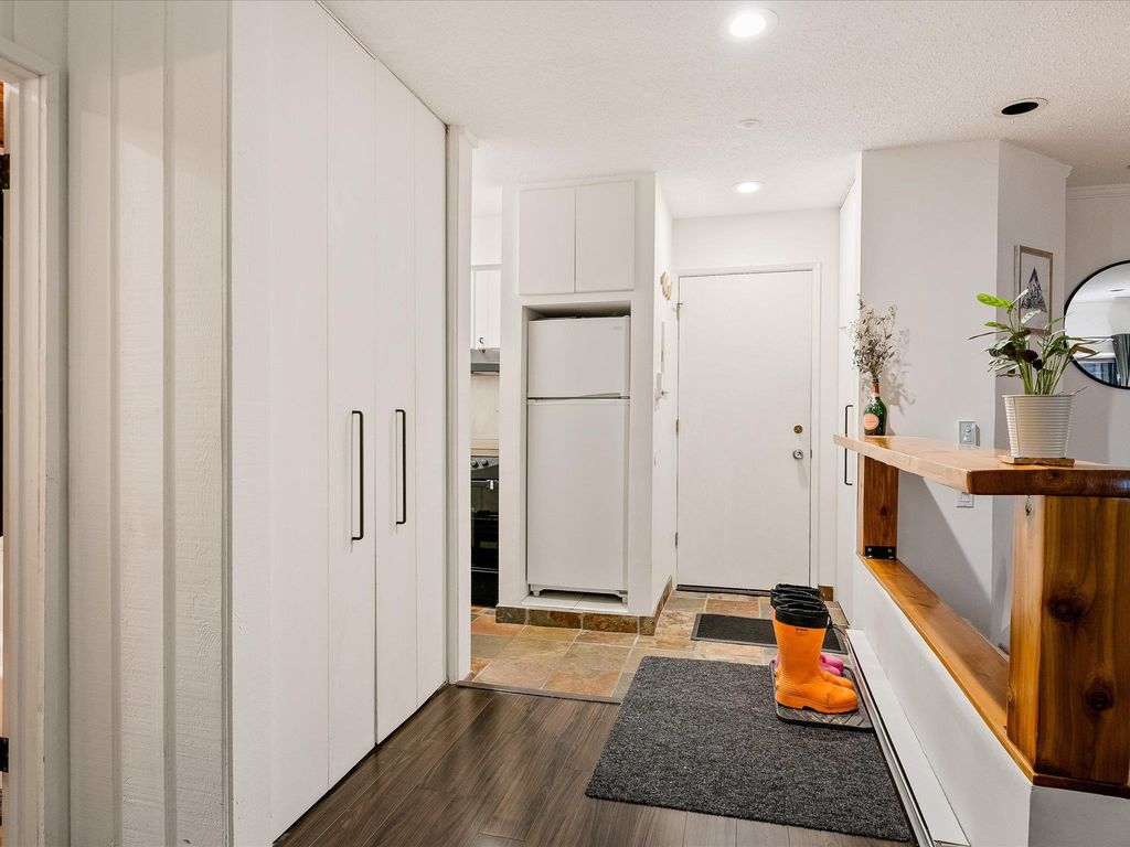 listing image 1108859046045117836