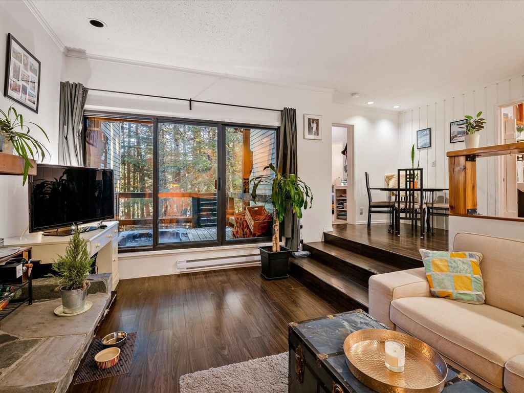 listing image 1105308536475393583