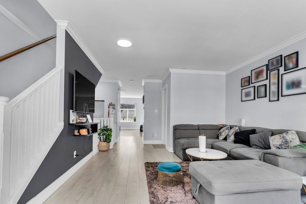 listing image 1109717843684806197