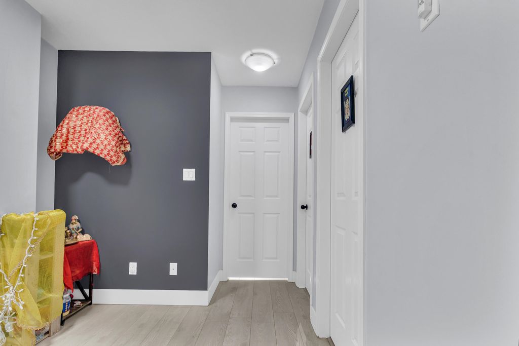 listing image 1109181546259020562