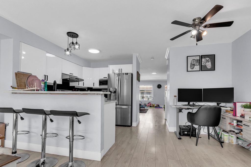 listing image 1109069517666343802
