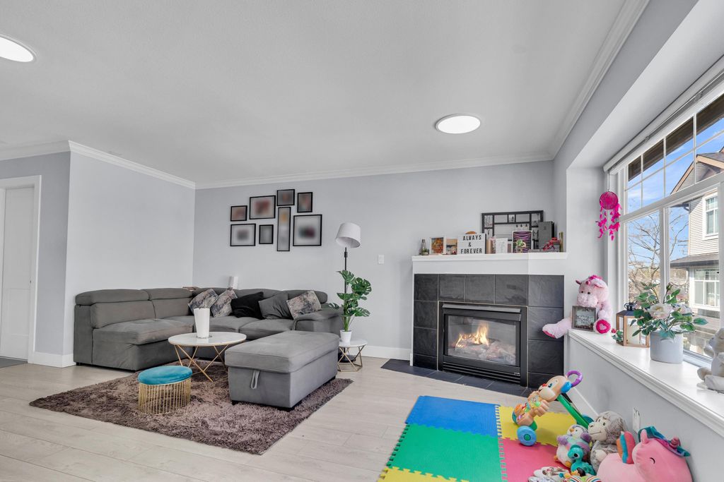 listing image 1105781689204976889