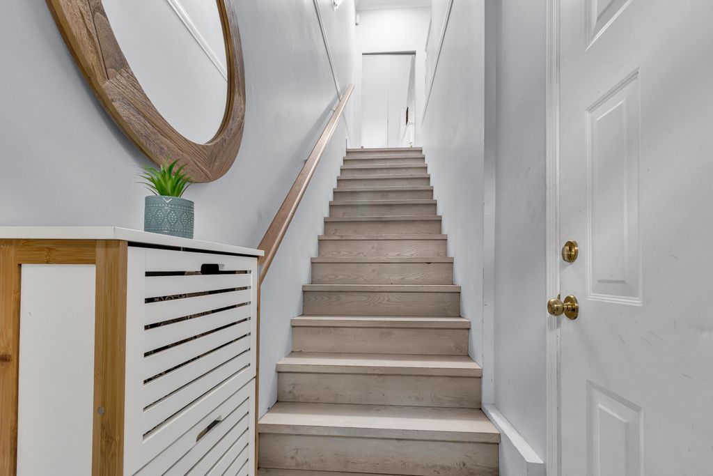listing image 1100303427718684466
