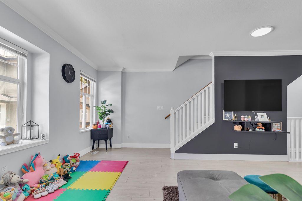 listing image 1102098736870134006