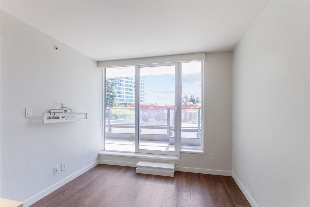 listing image 1105774378368248955