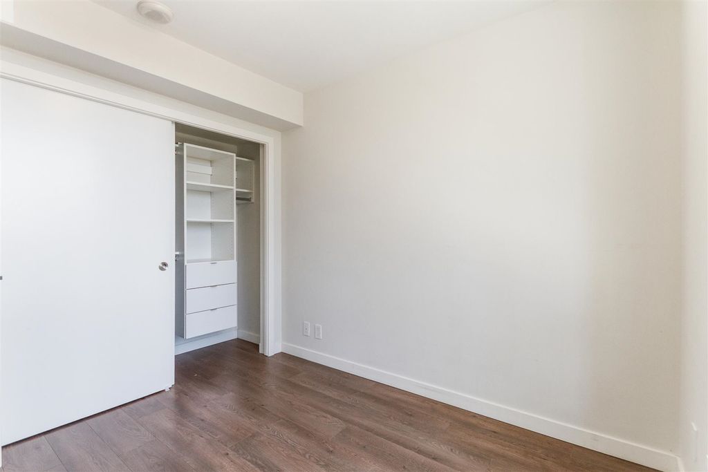 listing image 1104908315596045623