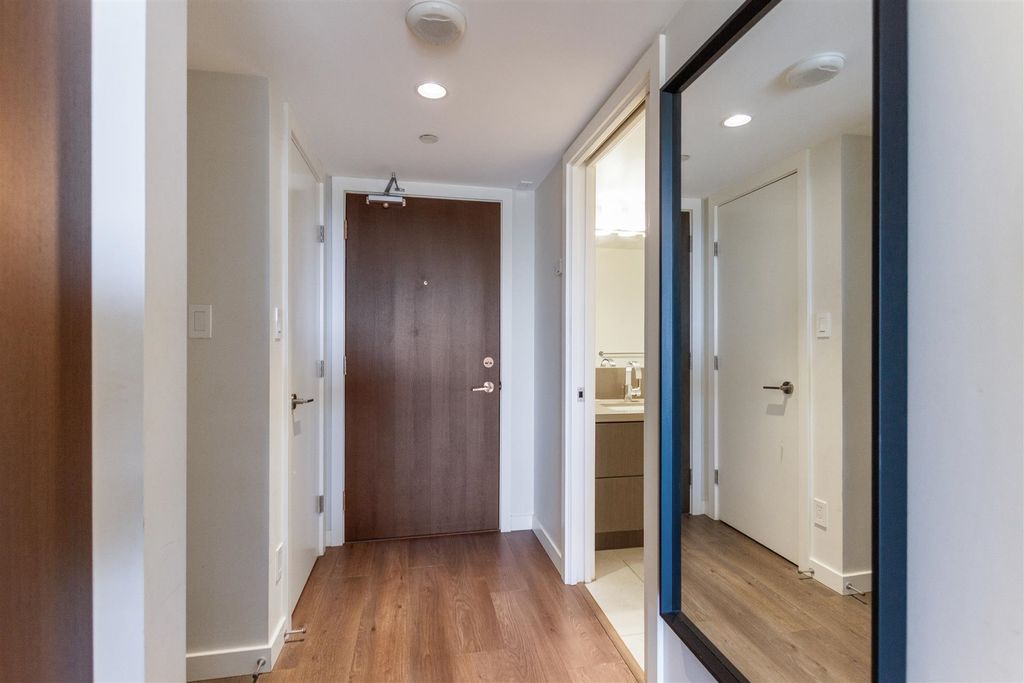 listing image 1101867019386925762