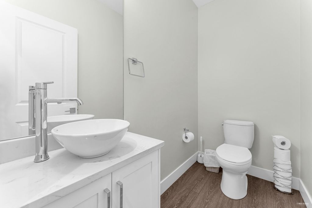 listing image 1101356969080480678