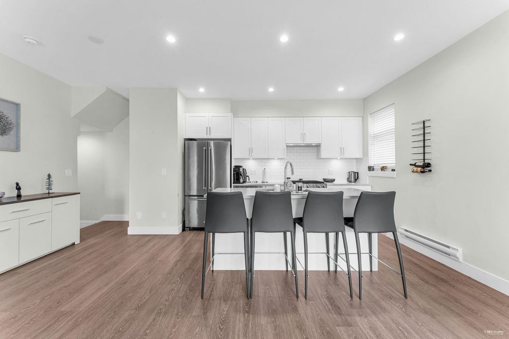 listing image 1100298762564496081
