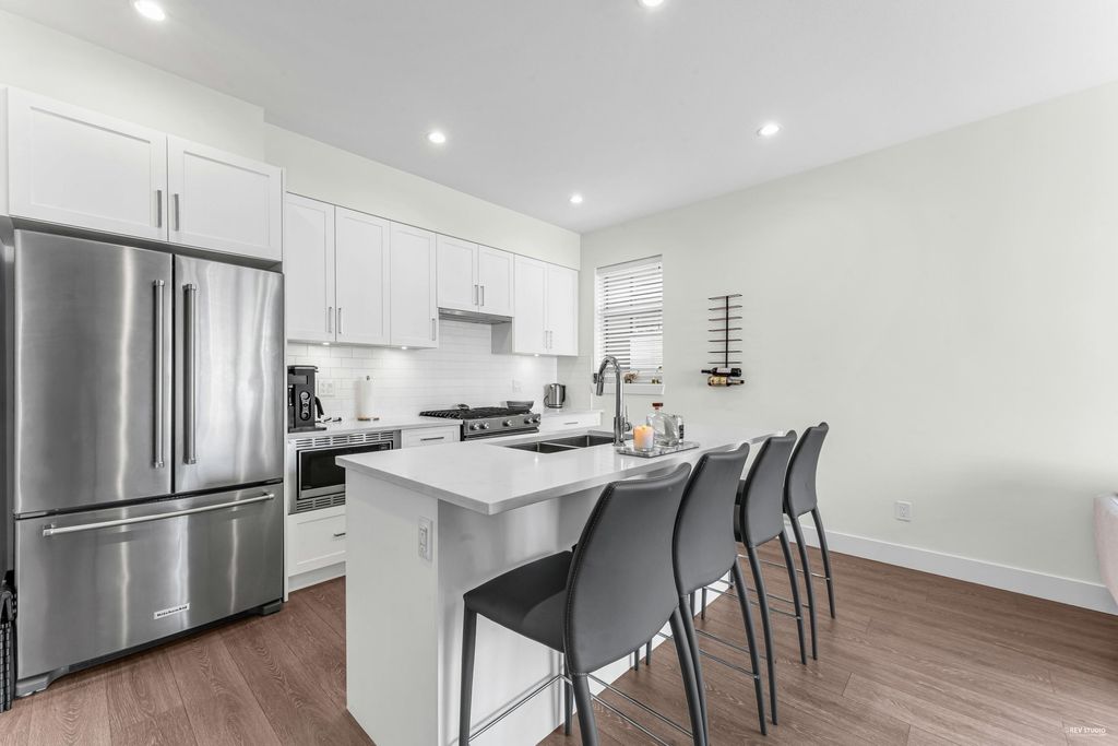 listing image 1102294508910645615