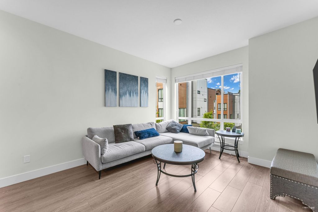 listing image 1102561310244568079