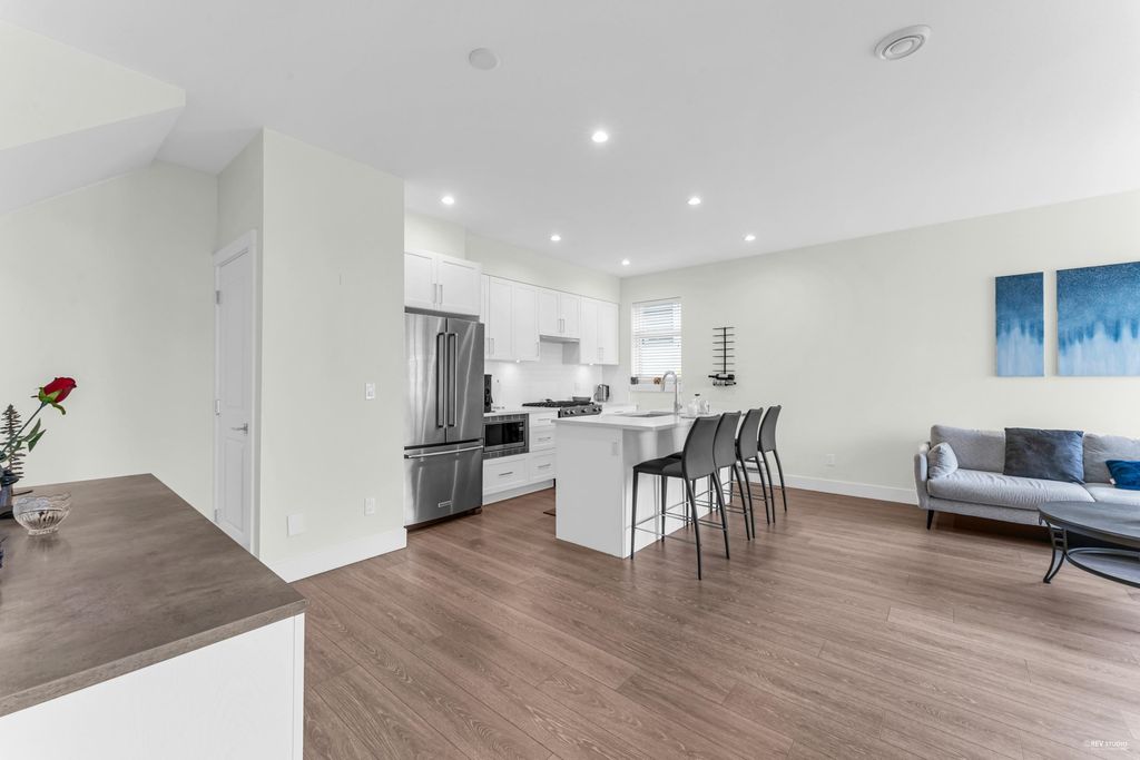 listing image 1102665760505216532