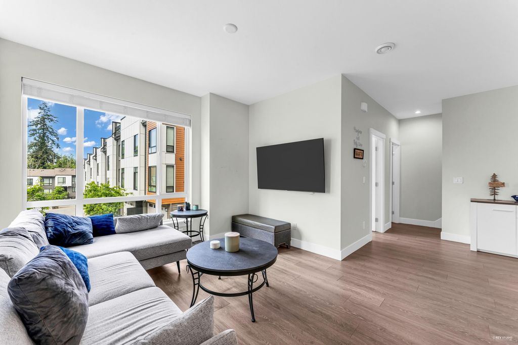 listing image 1109762595009302136