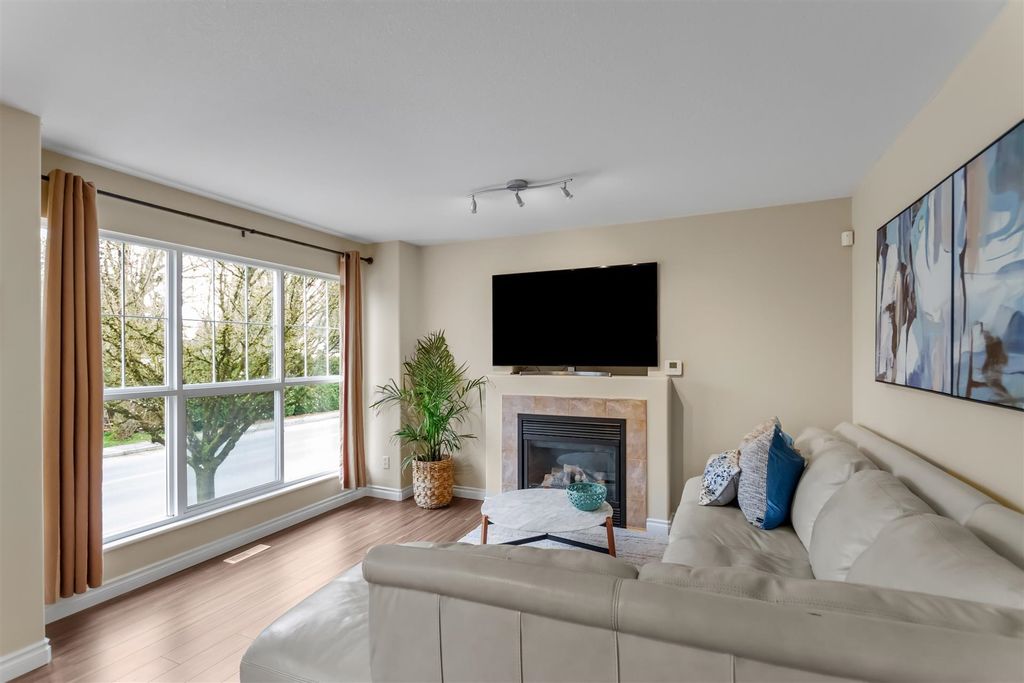 Photo of 11469 207 Street, Maple Ridge, BC V2X 1W9 (MLS # R3111207)