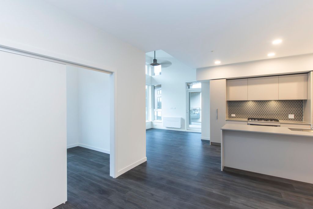 listing image 1104136032440876247